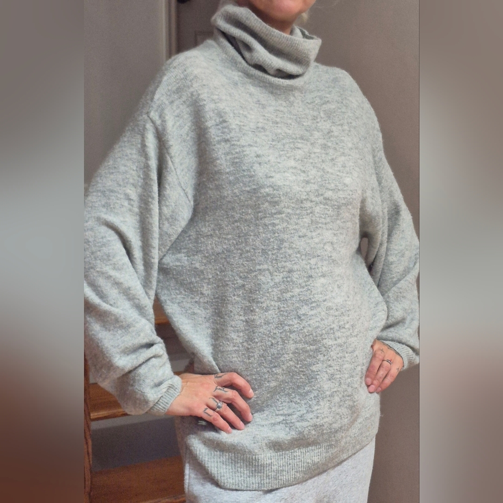 Gray Women's Oversized H&M Sweater